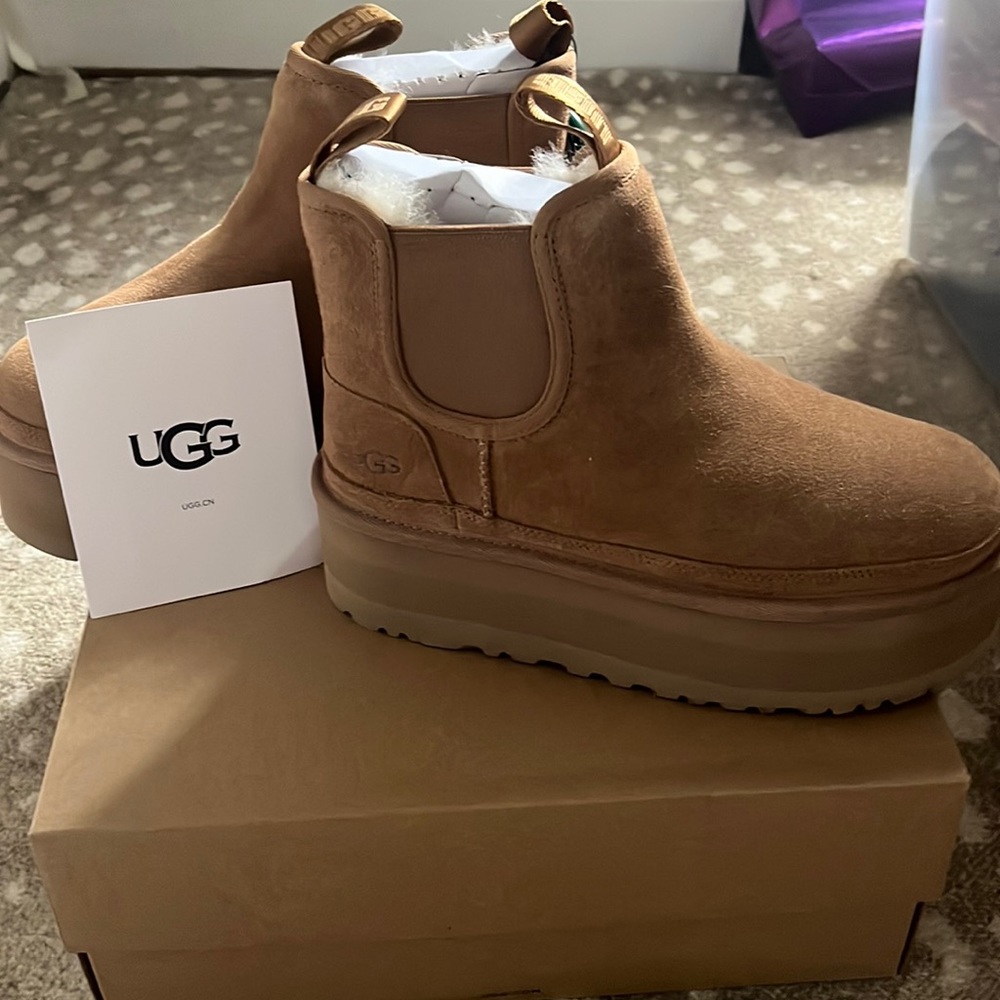 Brand new-never worn UGG Neumel Platform Chelsea Boot